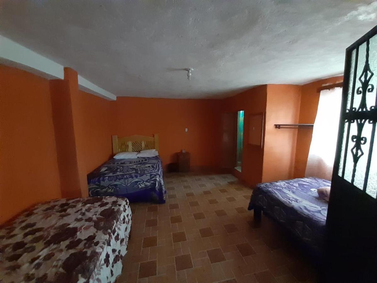 Hospedaje Alex Catorce Εξωτερικό φωτογραφία